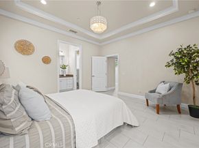 61 Bloomington, Irvine CA 92620