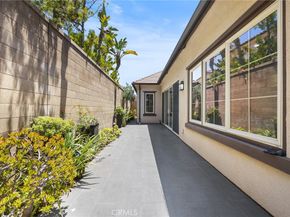 61 Bloomington, Irvine CA 92620