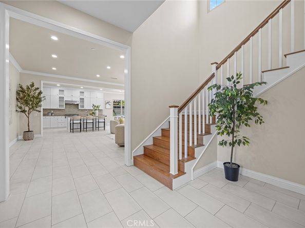 61 Bloomington, Irvine CA 92620