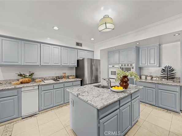 673 S Mentor Avenue, Pasadena CA 91106