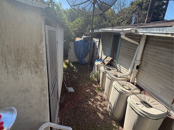 860 W 54th, Los Angeles CA 90037