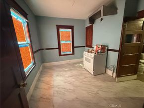 860 W 54th, Los Angeles CA 90037