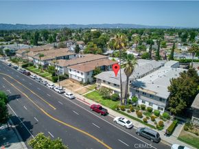 6731 Whitsett Avenue, North Hollywood CA 91606