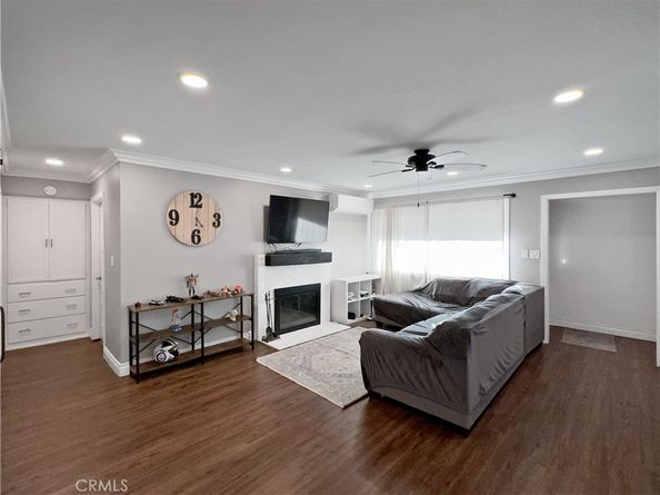 5932 Oliva Avenue, Lakewood CA 90712