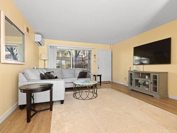 6333 College Grove Way 12103, San Diego CA 92115