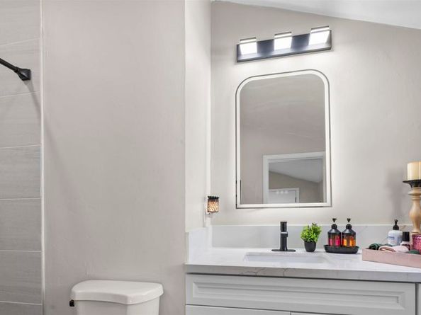 5 Hensley Street, San Diego CA 92102