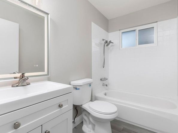 9857 Mission Gorge Rd 4, Santee CA 92071