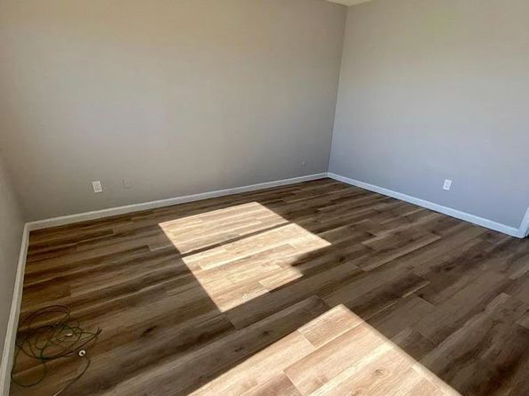 21 33 S 35th Street, San Diego CA 92113