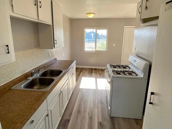 21 33 S 35th Street, San Diego CA 92113