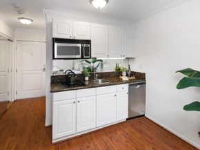 1021 Scott Street 130, Point Loma CA 92106