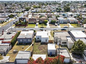 7611 S Hobart, Los Angeles CA 90047