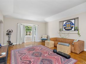 249 Loma Avenue, Long Beach CA 90803