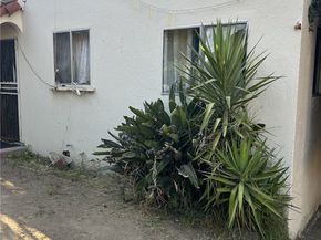2002 W Avenue 33, Los Angeles CA 90065