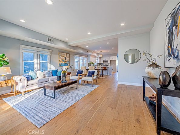 1226 Meadowbrook, Los Angeles CA 90019