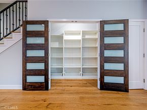 1226 Meadowbrook, Los Angeles CA 90019