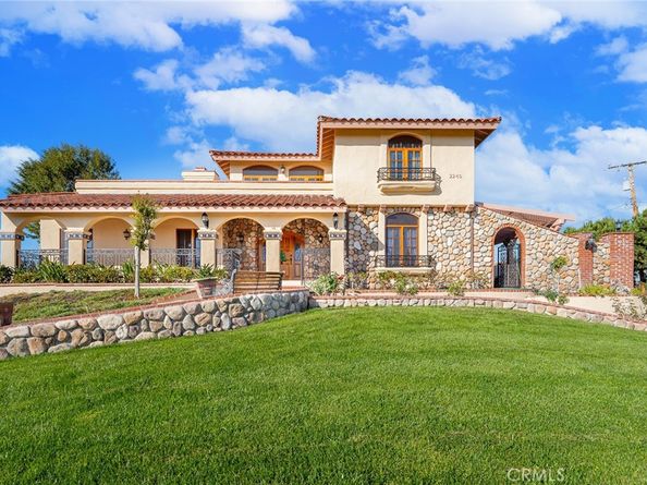 2240 Foothill Boulevard, Santa Ana CA 92705