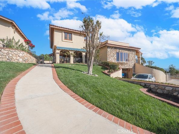 2240 Foothill Boulevard, Santa Ana CA 92705