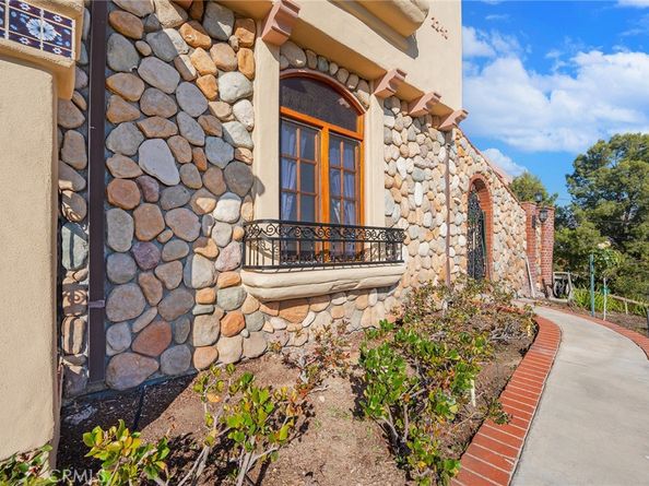 2240 Foothill Boulevard, Santa Ana CA 92705