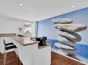 15 69th Place, Long Beach CA 90803