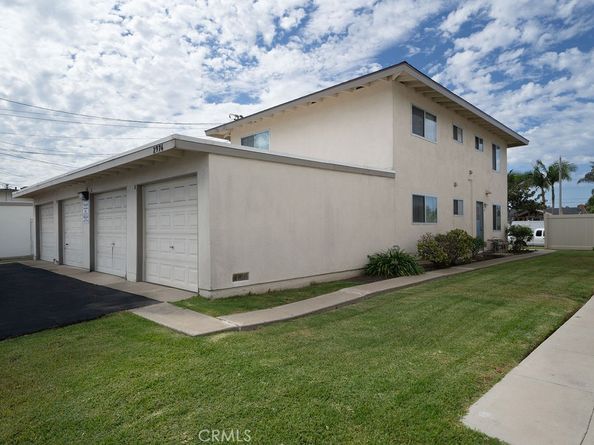 2976 Royal Palm Drive, Costa Mesa CA 92626