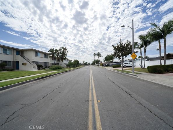 2976 Royal Palm Drive, Costa Mesa CA 92626