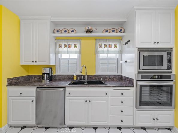 60 Pomona Avenue, Long Beach CA 90803