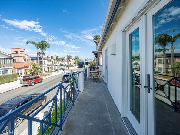 60 Pomona Avenue, Long Beach CA 90803