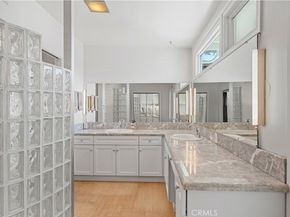 60 Pomona Avenue, Long Beach CA 90803