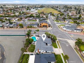 5471 Meadowlark Drive, Huntington Beach CA 92649