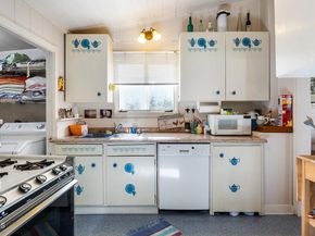 166 S Arroyo Boulevard, Pasadena CA 91105