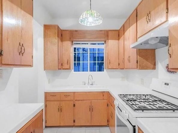 5735 Camerford Avenue, Los Angeles CA 90038