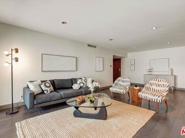 11657 Chenault Street 202, Los Angeles CA 90049