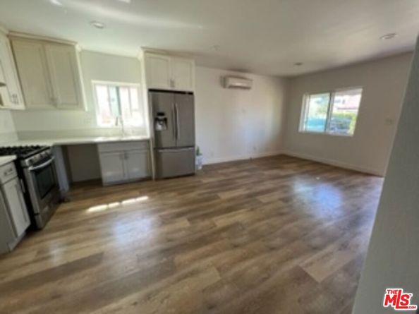 9638 S Hobart Boulevard, Los Angeles CA 90047