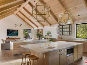 12309 Viewcrest Road, Studio City CA 91604