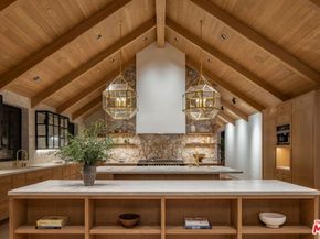 12309 Viewcrest Road, Studio City CA 91604