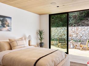 12309 Viewcrest Road, Studio City CA 91604