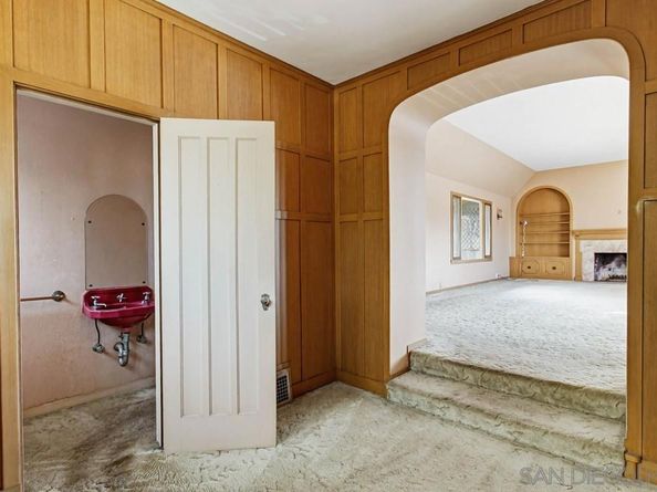 2421 Brant Street, San Diego CA 92101