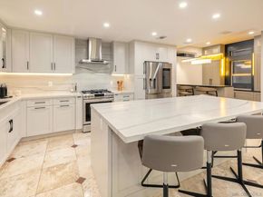 7355 Fay Avenue, La Jolla CA 92037