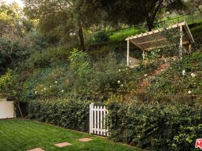 2533 Benedict Canyon Drive, Beverly Hills CA 90210