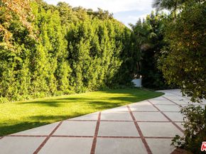 2533 Benedict Canyon Drive, Beverly Hills CA 90210