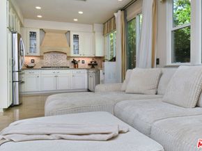 3661 El Encanto Drive, Calabasas CA 91302