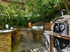 3661 El Encanto Drive, Calabasas CA 91302