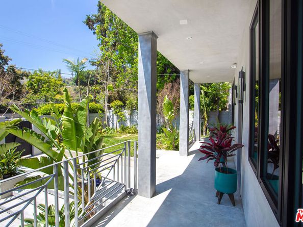 1724 N Sierra Bonita Avenue, Los Angeles CA 90046