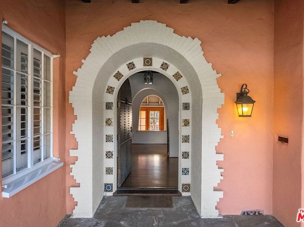 14900 Camarosa Drive, Pacific Palisades CA 90272