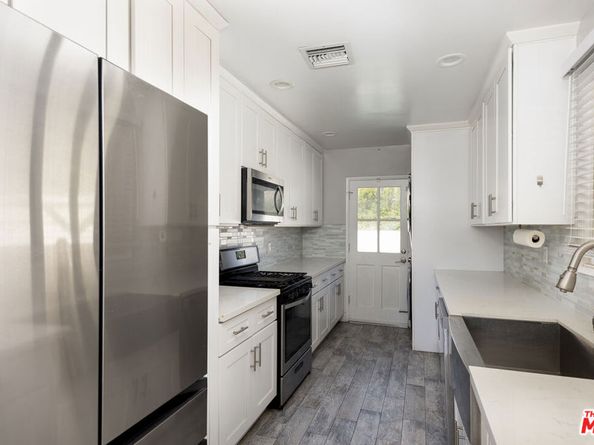 15525 Sylvan Street, Van Nuys CA 91411