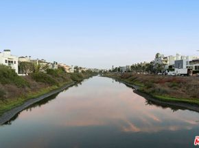 128 Roma Court, Marina Del Rey CA 90292