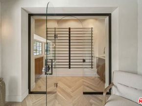 180 S Vista Street, Los Angeles CA 90036