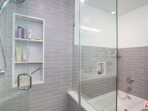 1221 N Kings Road 208, West Hollywood CA 90069