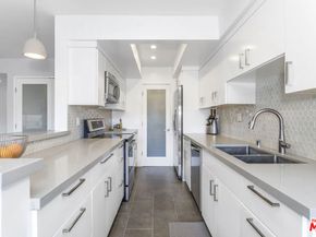 1221 N Kings Road 208, West Hollywood CA 90069