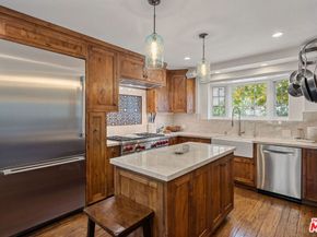 3859 Mandeville Canyon Road, Los Angeles CA 90049